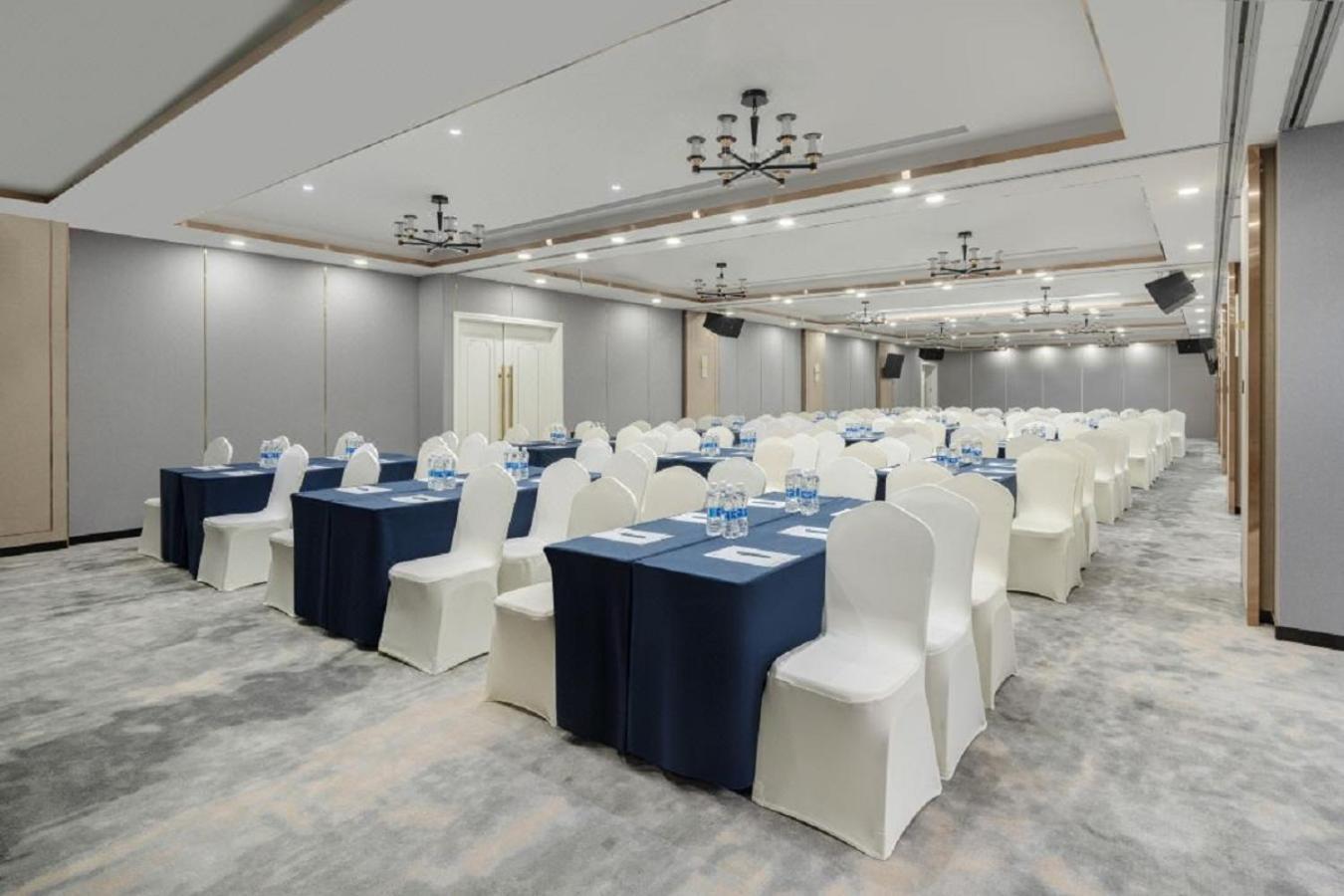 Отель Fairfield By Marriott Xi'An North Station Экстерьер фото