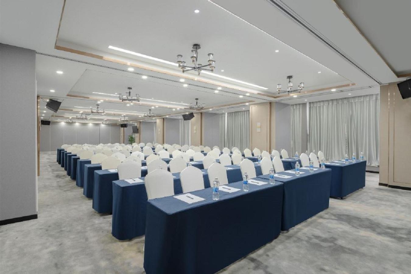 Отель Fairfield By Marriott Xi'An North Station Экстерьер фото