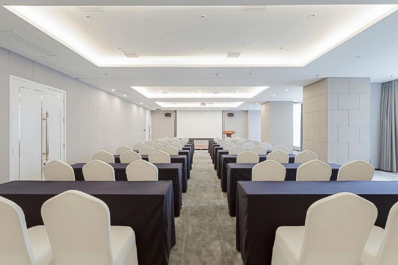 Отель Fairfield By Marriott Xi'An North Station Экстерьер фото